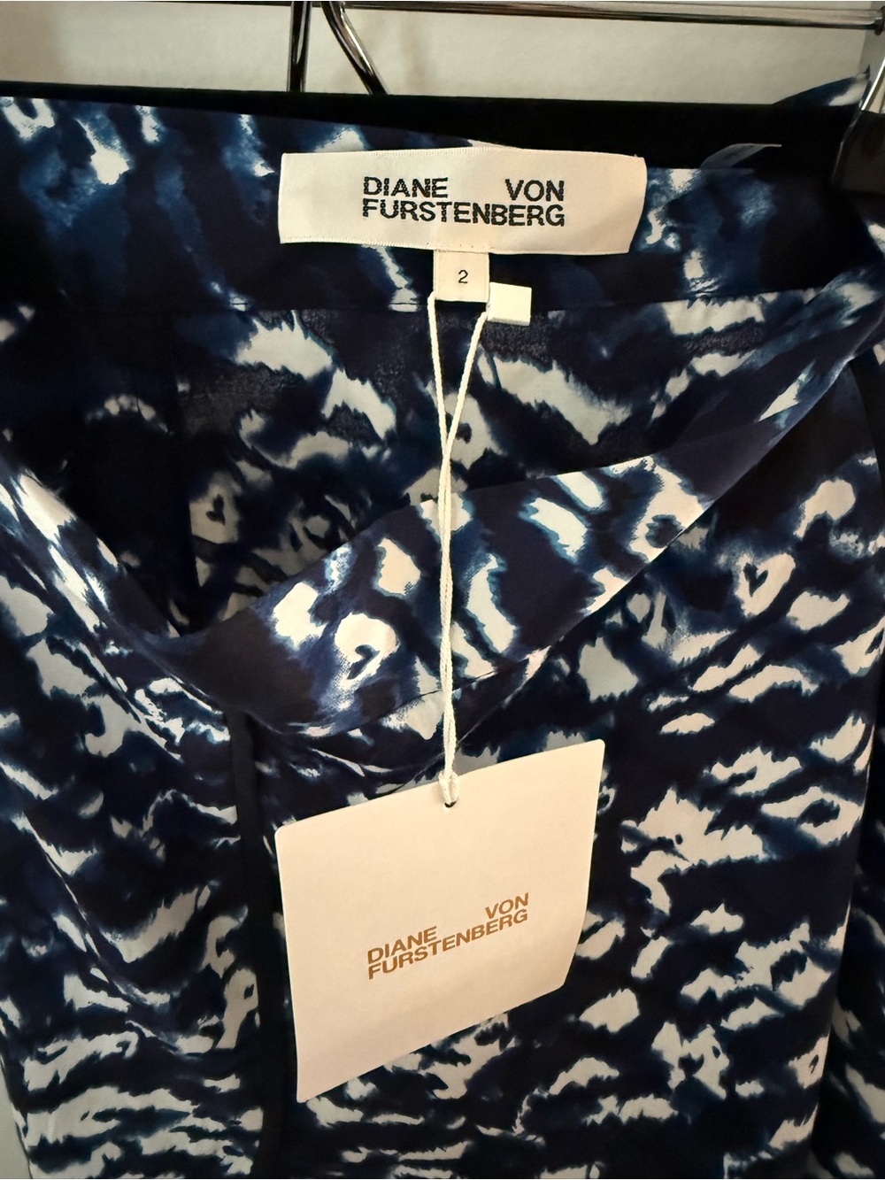 NWT ⚡️ Diane von Furstenberg Ruby Navy and White tie dye Tiger Skirt - Size 2